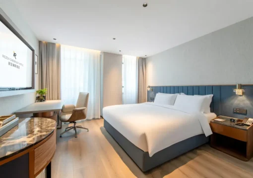 Queen Room With View