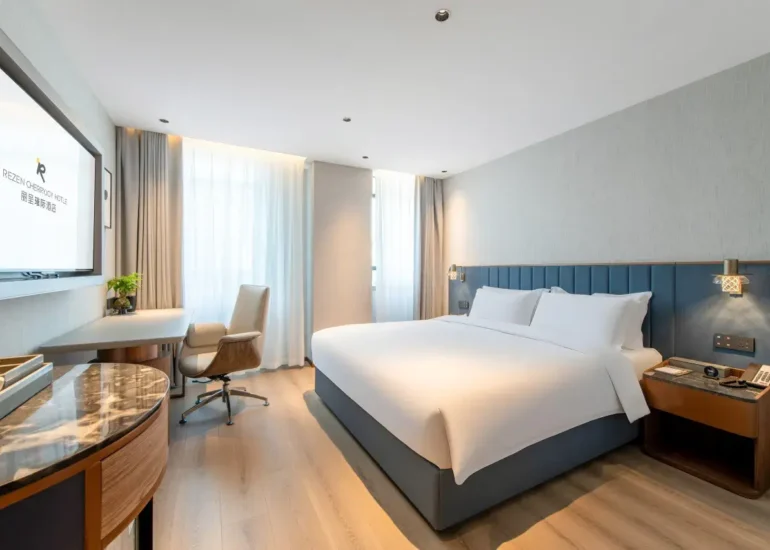 Queen Room With View